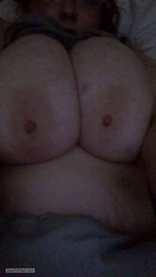 Tit Flash: Girlfriend's Extremely Big Tits - DS Ddds from United States
